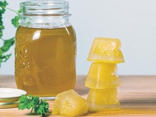 Domácí kuřecí vývar