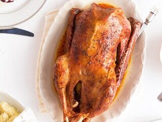 Husa s chlupatými knedlíky a dvojím zelím