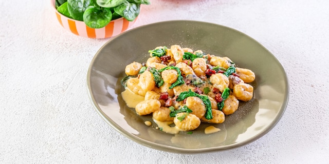 Bezlepkové gnocchi à la carbonara