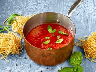 Základní rajčatová omáčka sugo di pomodoro