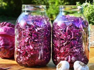 Kořeněné nakládané červené zelí