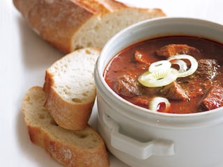 Poctivý hovězí guláš s vůní majoránky