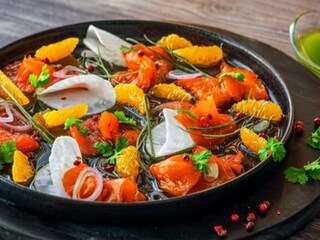 Ceviche z lososa s mandarinkami a bylinkovým olejem