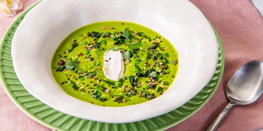 JARNÍ KRÉMOVÁ POLÉVKA z pórku a hrášku