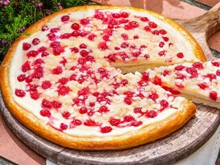 Valašský frgál s podmáslím a rybízem