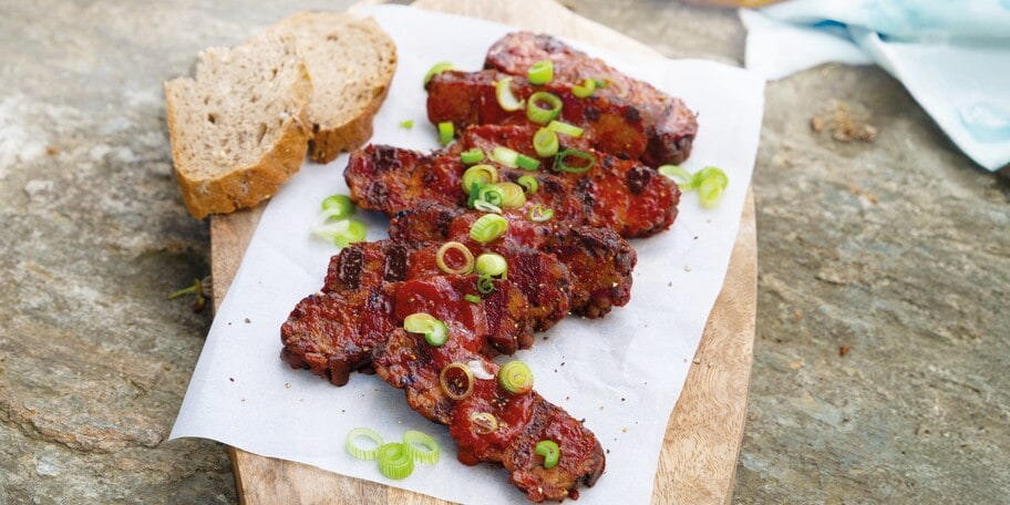 Grilovaný tempeh à la žebírka