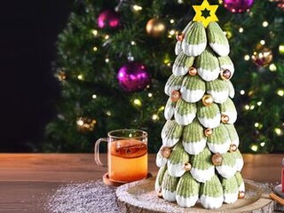 Vánoční stromeček z pistáciových madlenek