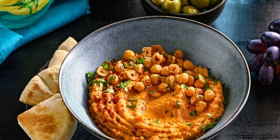 Excelentní hummus s křupavou cizrnou a česnekem