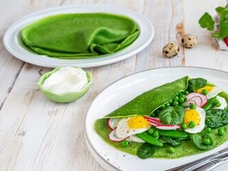 Zelená ŠPENÁTOVÁ OMELETA s křepelčími vajíčky