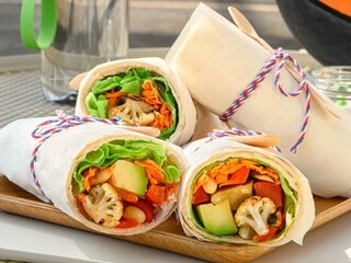 Zeleninové wrapy s bylinkovým dipem