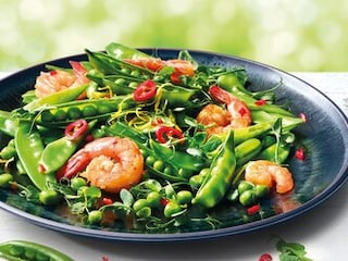 Blanšírovaný hrášek s chilli krevetami