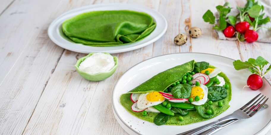 Zelená ŠPENÁTOVÁ OMELETA s křepelčími vajíčky