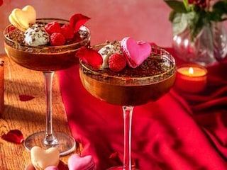 Čokoládová pěna s kávou, malinami a mascarpone