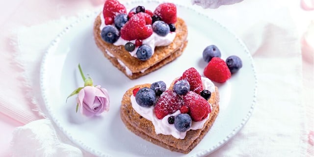 Srdíčkové lívance s lesním ovocem