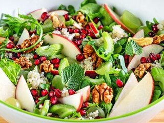 Salát na zimní sezónu s řapíkatým celerem a jablíčkem