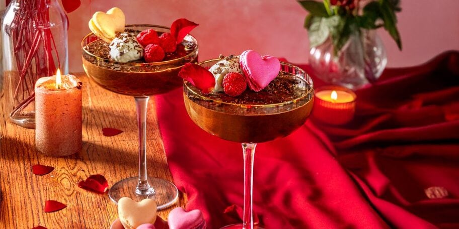 Čokoládová pěna s kávou, malinami a mascarpone