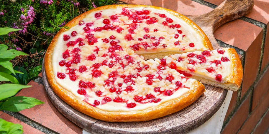 Valašský frgál s podmáslím a rybízem