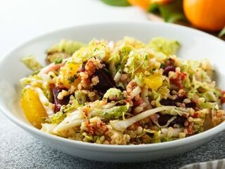 Zimní zeleninový salát s bulgurem