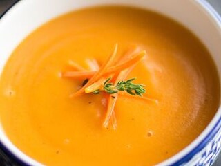 Mrkvová polévka s kokosovým mlékem
