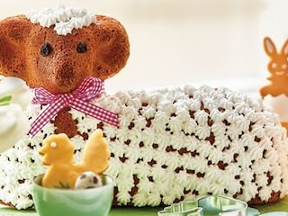 Hravý velikonoční beránek a zajíček