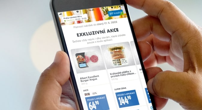 obrazovka telefonu s exkluzivními akcemi v aplikaci