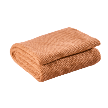 Deka hnědá