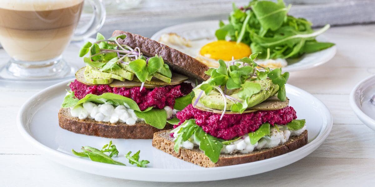 Co servírovat k pomazánkám?