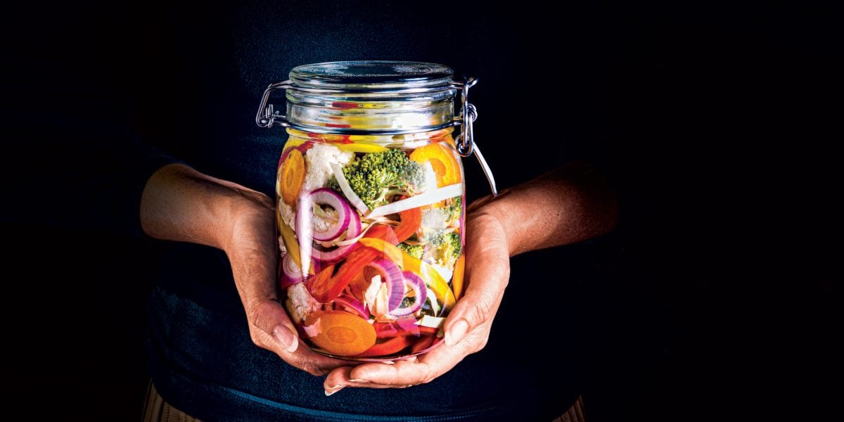 Naložená zelenina ve sklenici