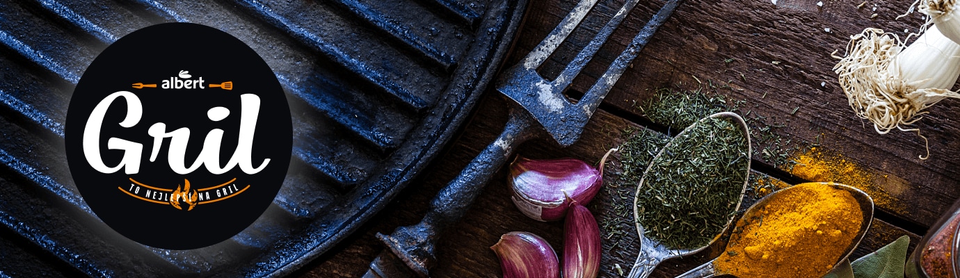 Grilovací mřížka, vidlice a koření